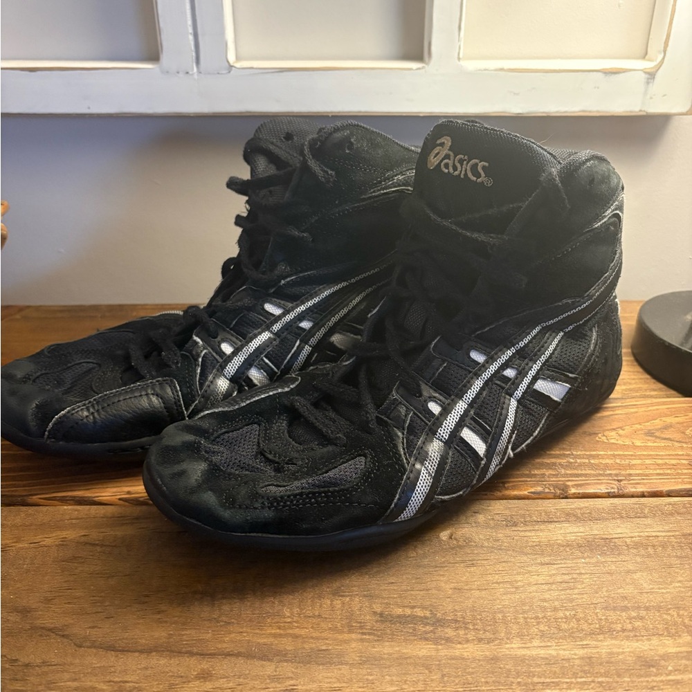 Rare Vintage Y2K ASICS Medalist men’s size 10.5 Black JL001 Split sole